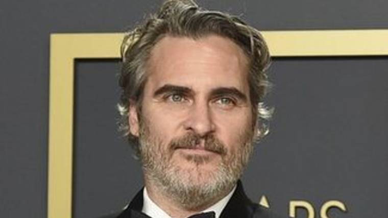 En este momento estás viendo Un terrorista obliga al Presidente ucraniano a recomendar una película de Joaquin Phoenix